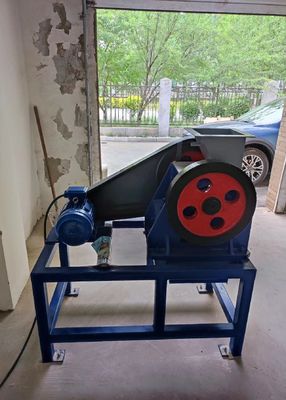 Mühürlü Kompakt MPE Tipi Lab Çeneli Kırıcı 45kg/H Makine