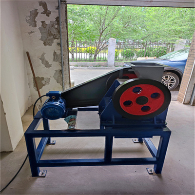 Düşük Tüketim 300kg / H Lab Çeneli Kırıcı Kompakt Negatif Süspansiyon